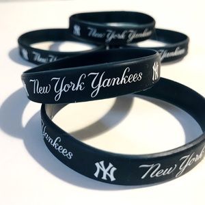 The New York Yankees Fan Band Bracelet / Set of 5 Yankees Bands Brand New